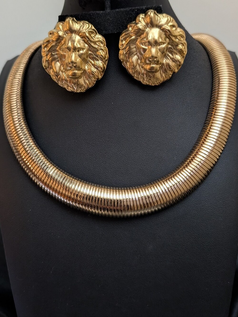 #10. Vintage 80s Gold Omega & Lion Earrings